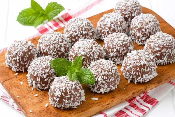 Bolinhas de coco de chocolate — Fotografia de Stock