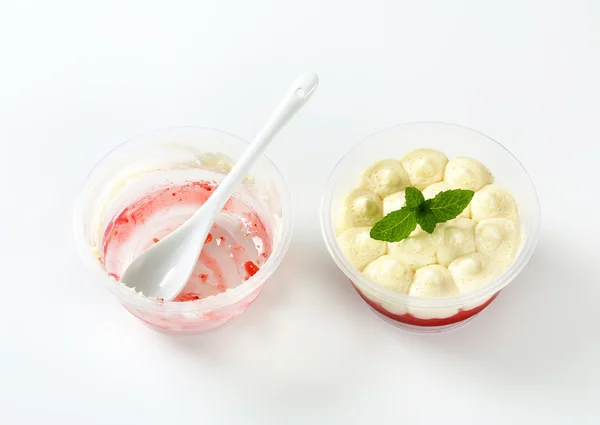 Irresistible strawberry shortcake dessert — Stock Photo, Image