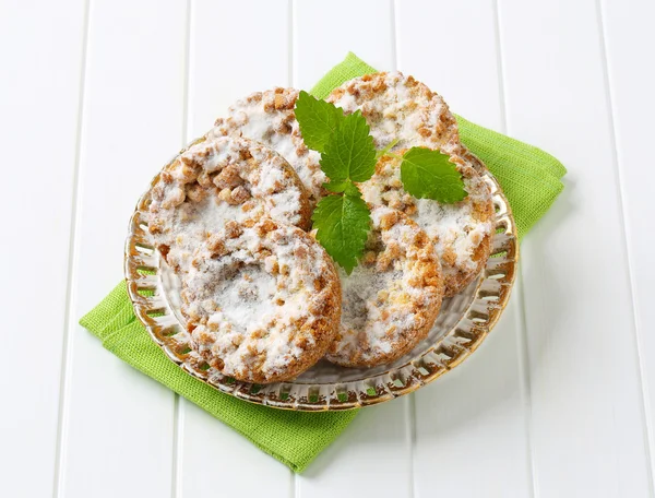 Pequeños pasteles de manzana desmenuzados —  Fotos de Stock