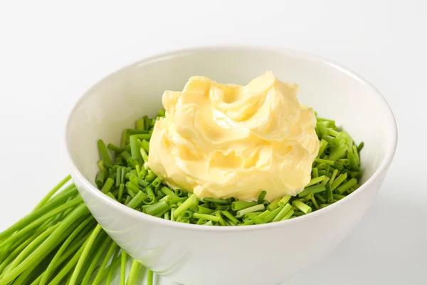 新鲜韭菜和黄油 — 图库照片