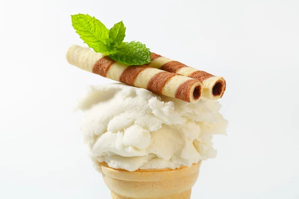 Kužel zmrzliny bílá — Stock fotografie