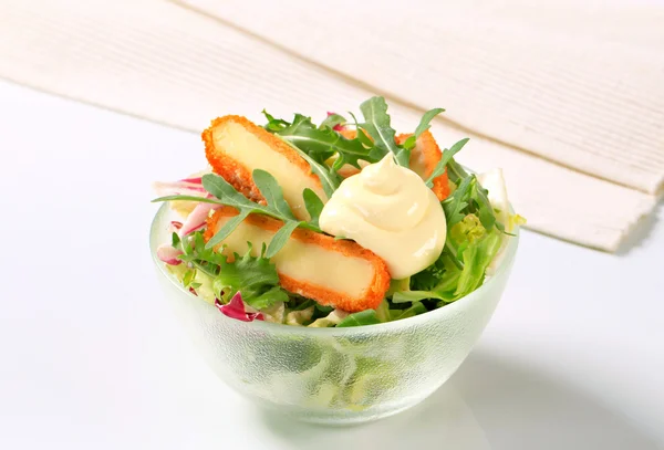 Green salad with fried cheese — Stock Photo, Image