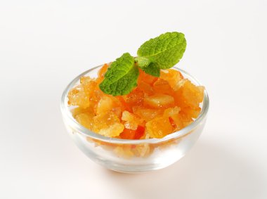 şekerlenmiş narenciye kabuğu