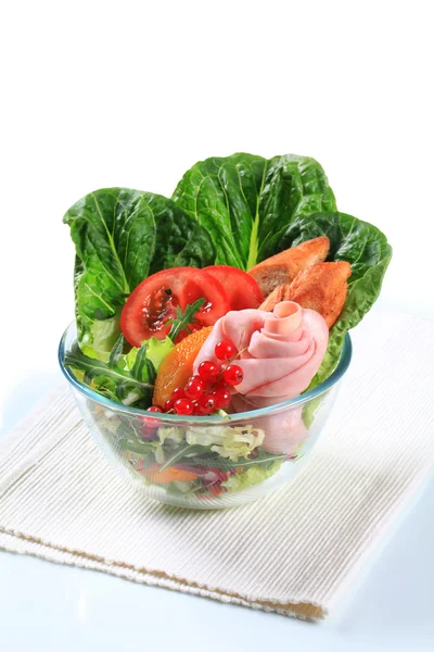 Taze salata ile ham — Stok fotoğraf