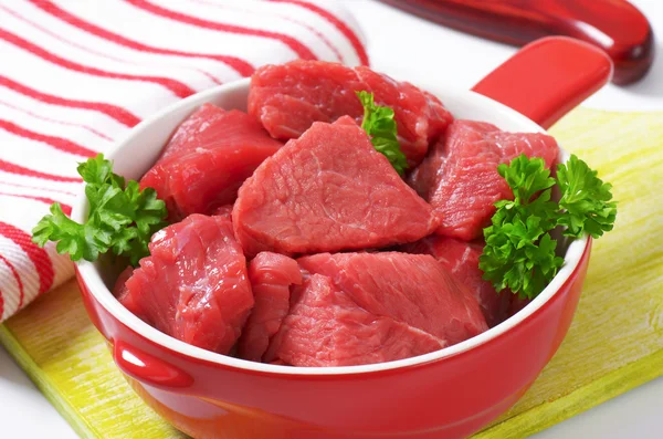 Kockára vágott marhahús — Stock Fotó