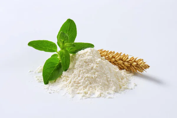 Pile of wheat flour — Stock Photo, Image