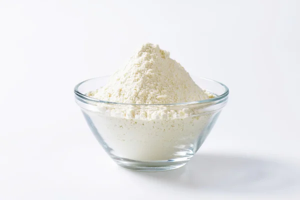 Bowl of wheat flour — Stock Photo, Image