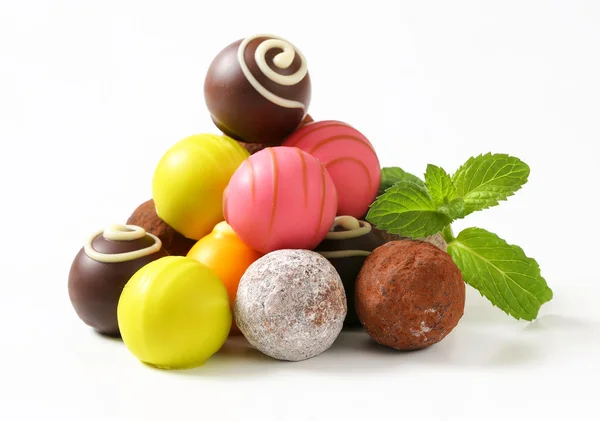 Assorted chocolate truffles and pralines — 스톡 사진