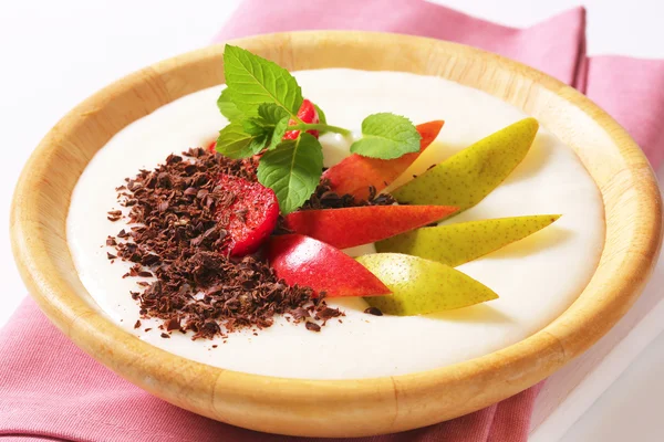 Melk pudding met fruit — Stockfoto