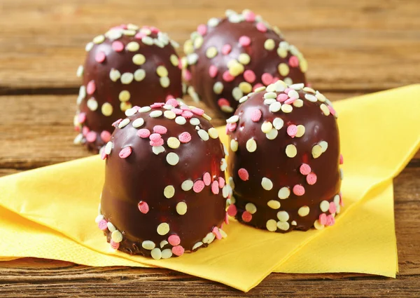 Chocolade-gecoate marshmallows — Stockfoto