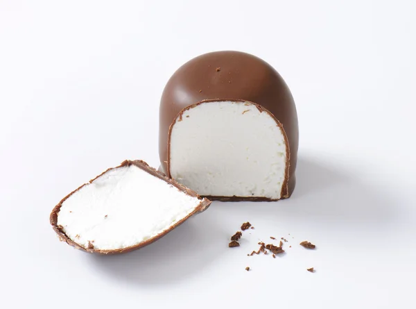 Chocolate-coated marshmallow treat — Stock Photo, Image