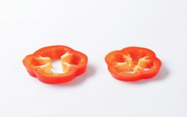 Kırmızı biber dilimleri