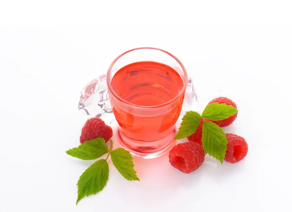 Glas raspberry SAP — Stockfoto