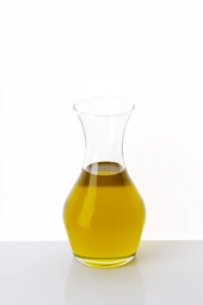 Oliwy z oliwek w karafka — Zdjęcie stockowe