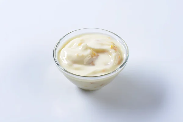Йогурт з фруктами — стокове фото