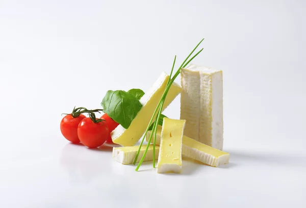 Soft cheese with thin white rind — Stock Photo, Image