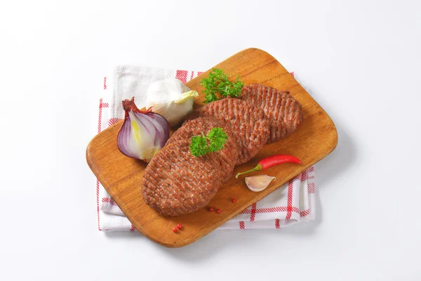 Gegrillte Rindfleisch-Burger-Patties — Stockfoto
