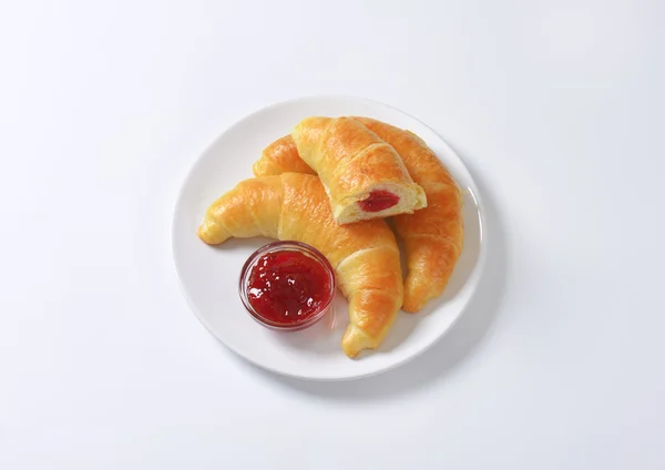 Jam töltött vajas croissant — Stock Fotó