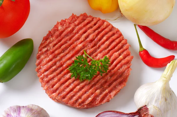 Hambúrguer em bruto — Fotografia de Stock