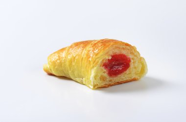 reçel dolu tereyağı kruvasan