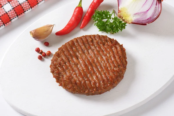 Carne grelhada hambúrguer patty — Fotografia de Stock