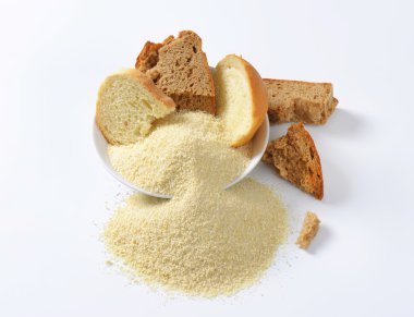 Bayat ekmek ve ince toprak kırıntıları