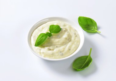 krem salata sosu