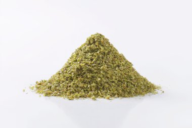 Kurutulmuş mercanköşk yaprakları