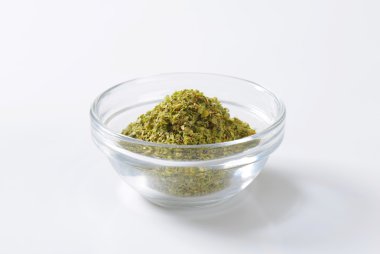 Kurutulmuş mercanköşk yaprakları