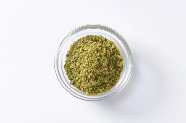 Kurutulmuş mercanköşk yaprakları