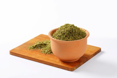 Kurutulmuş mercanköşk yaprakları