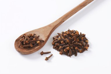 Kurumuş karanfiller