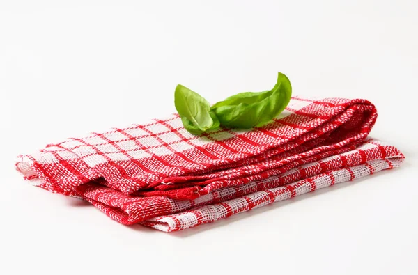 Червоно-білий кухонний чайний рушник — стокове фото