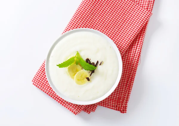 Griesmeelpudding met banaan — Stockfoto