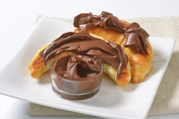 Croissanty s čokoládové máslo — Stock fotografie