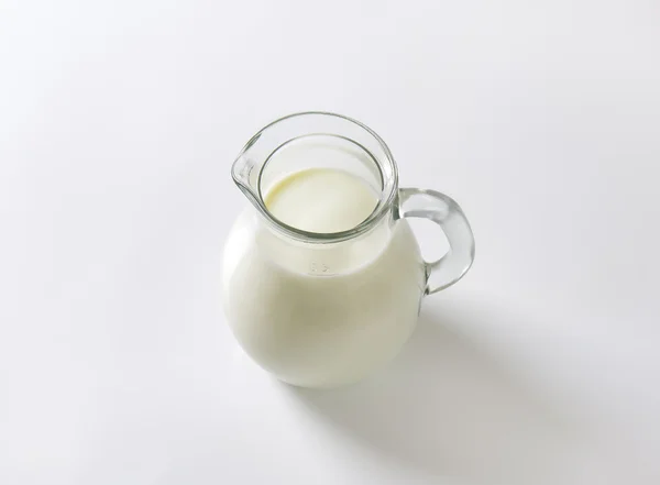 Kruik van verse melk — Stockfoto