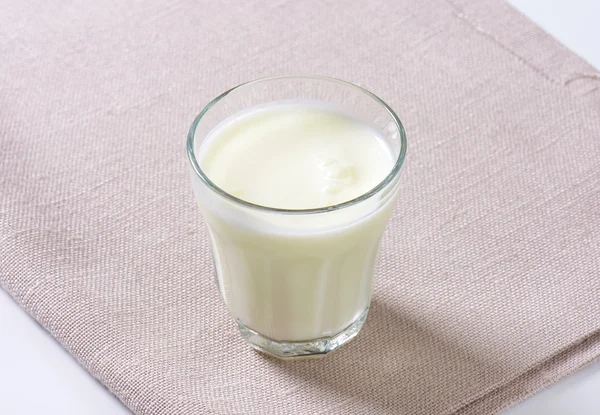 Молочный кефир — стоковое фото