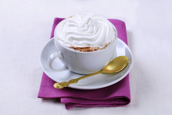 Cup of coffee with cream — Stock Photo, Image