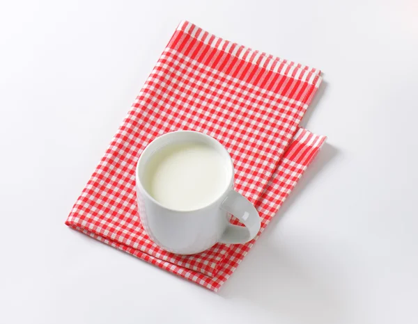 Кухоль молока — стокове фото