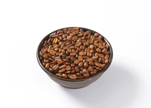 Bowl of roasted coffee beans — Stock Photo, Image