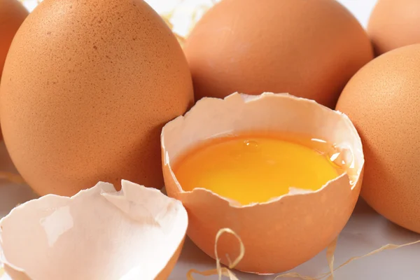 Huevos pardos —  Fotos de Stock