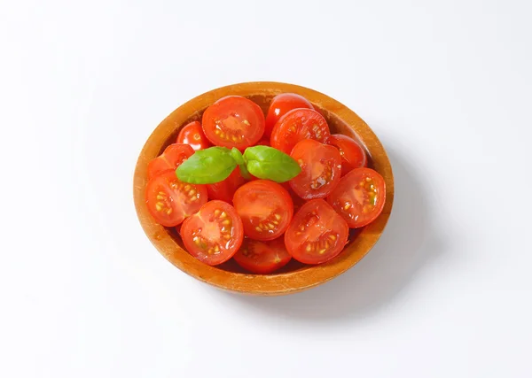 Halved cherry tomatoes — Stock Photo, Image