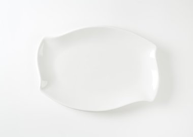 Wave shaped white rectangle plate