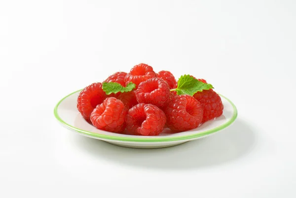 Frische Himbeeren — Stockfoto