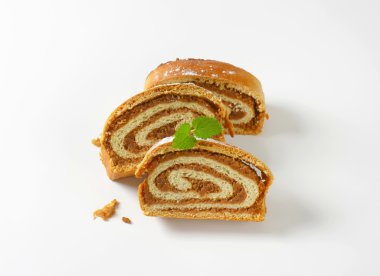 Ceviz rulo dilimleri