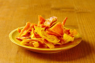 kurutulmuş mango dilimleri