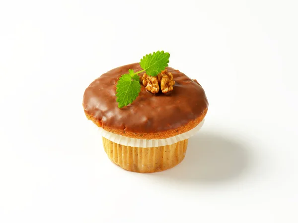 Chocolade geglazuurde muffin — Stockfoto