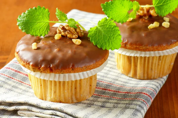 Çikolata sırlı muffins — Stok fotoğraf