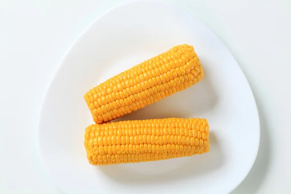 Варёная кукуруза — стоковое фото