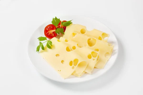 Кусочки швейцарского сыра — стоковое фото